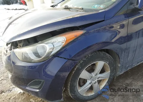 2013 Hyundai Elantra Gls z USA, uszkodzony, nr VIN 5NPDH4AE2DH392354